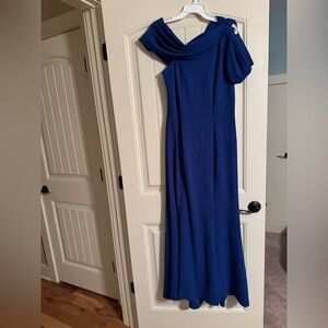 Elegant Blue Evening Gown